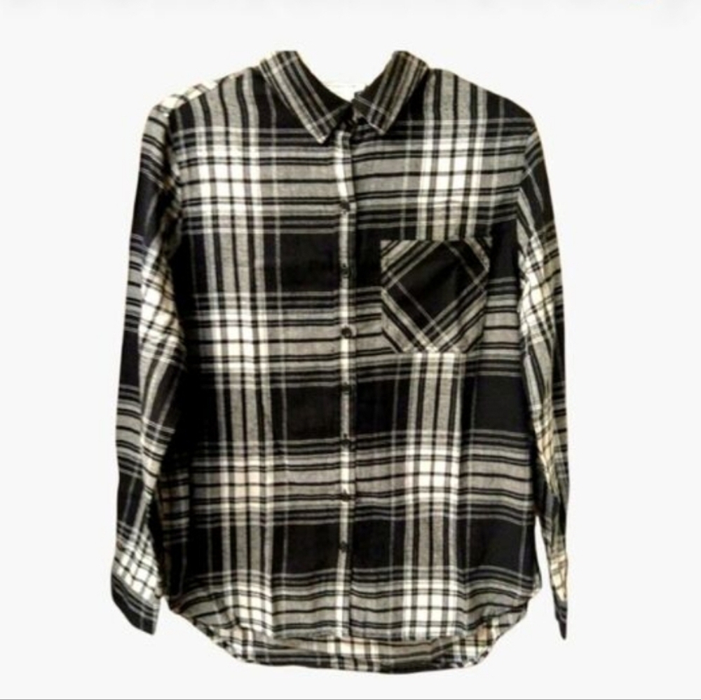 Beach Lunch Lounge New  Women's Black & White Plaid Button up Shirt.